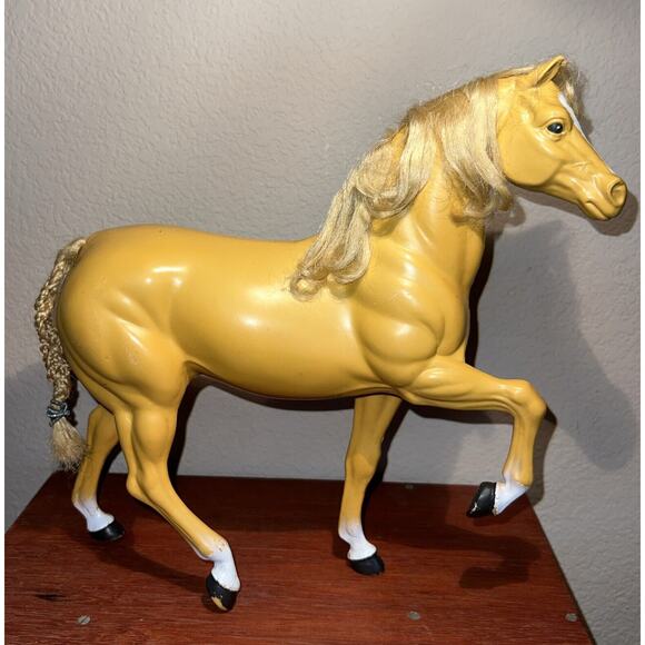 1980 Vintage Mattel Dallas Barbie Golden Palomino #3312 - Picture 1 of 9